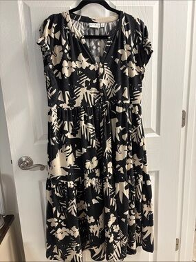 Wonderly Black and Cream Floral Tiered Midi Dress
